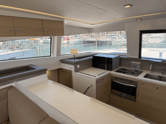 2018 BALI 4.3 Sold in Barcelona, ES Multi-Hull 5