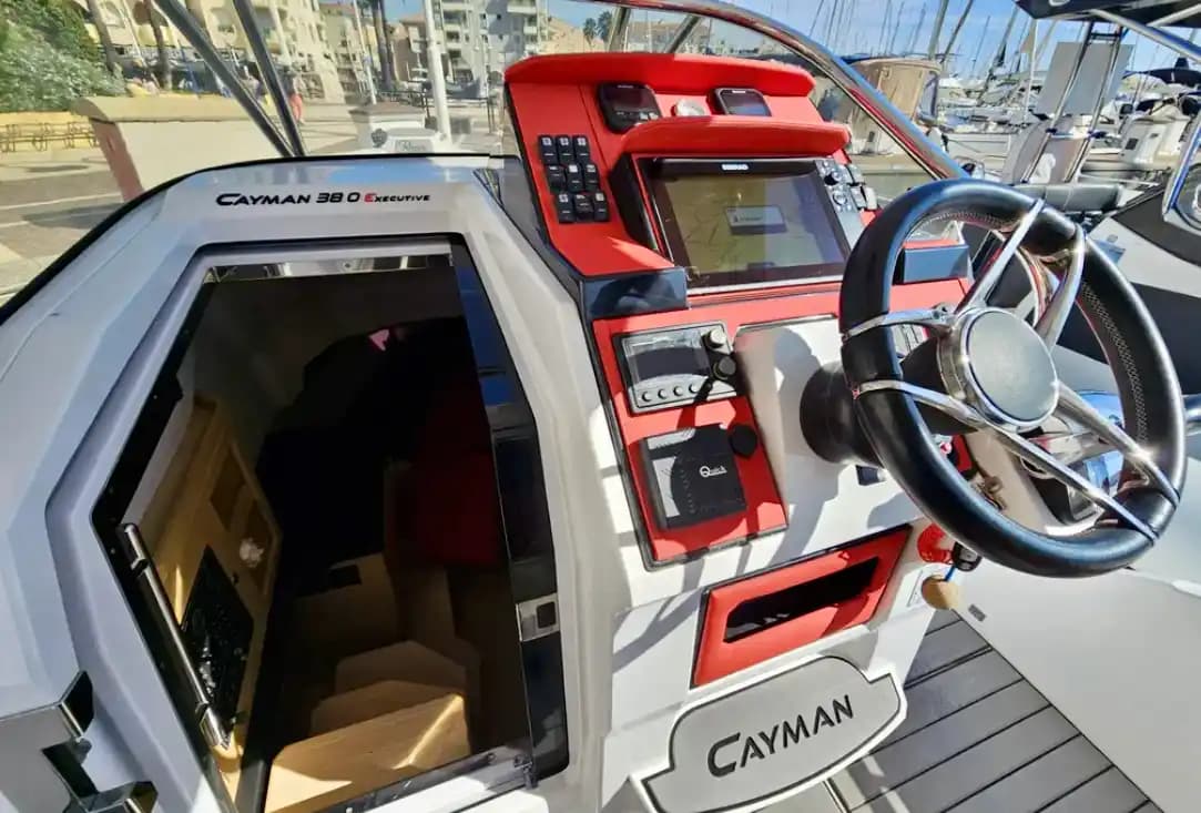 2018 Ranieri International Cayman 38 Executive in vendita a Cannes, FR RIB (Rigid Inflatable) 1