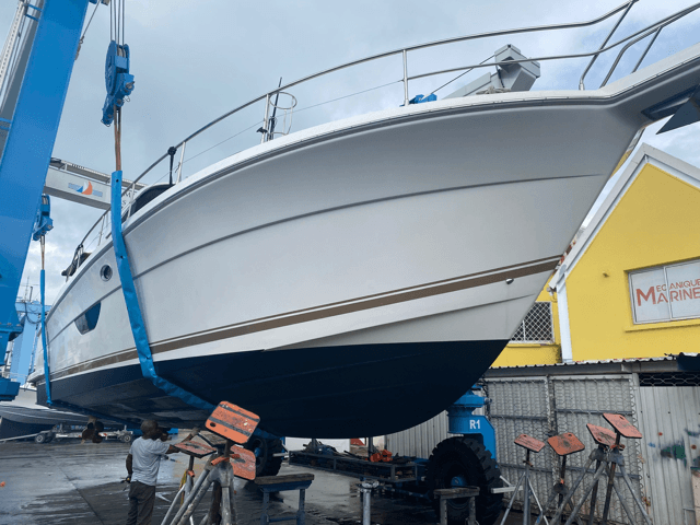 Riviera 4400 SPORT YACHT For Sale