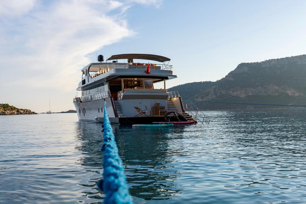 2015 Custom Luxury Trawler 26 M