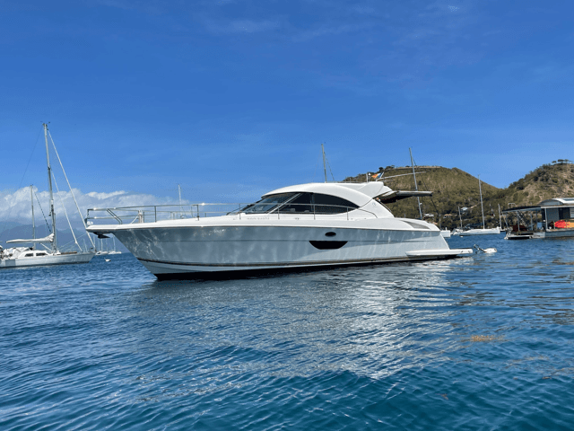 Riviera 4400 SPORT YACHT For Sale
