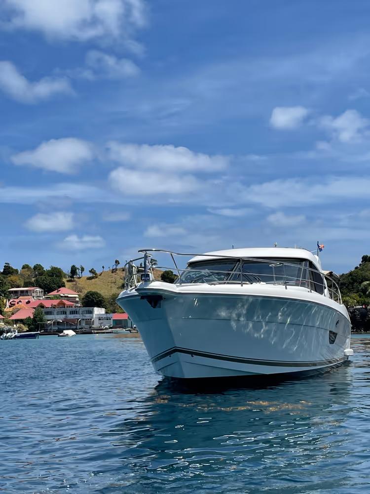 2008 Riviera 4400 SPORT YACHT