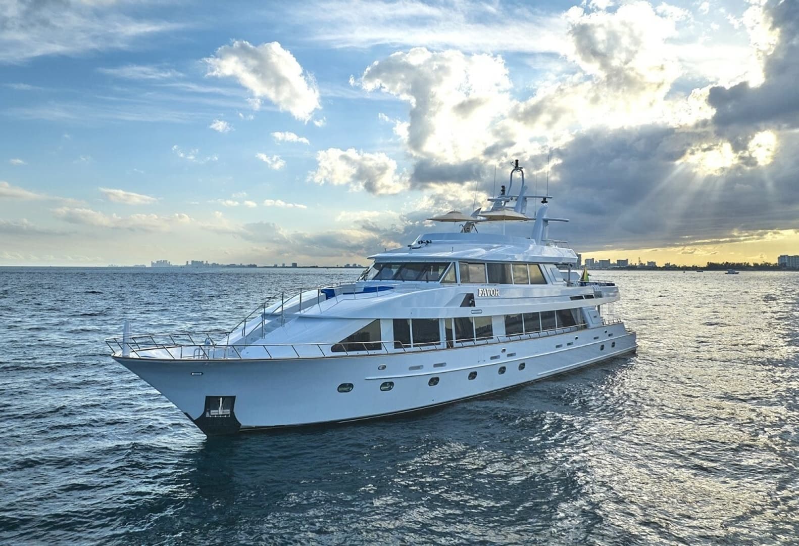 2000 Crescent Custom Yachts 127' for Sale in Newport, Rhode Island Motor Yacht 5