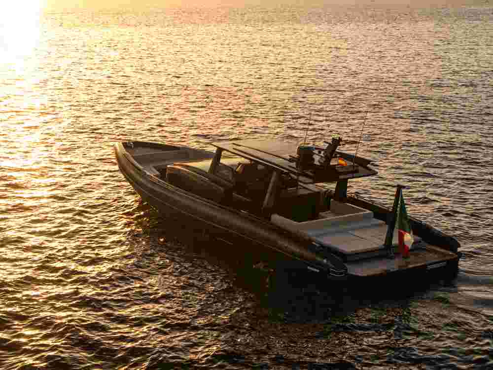 2025 Novamarine Black Shiver 140 - Sterndrive