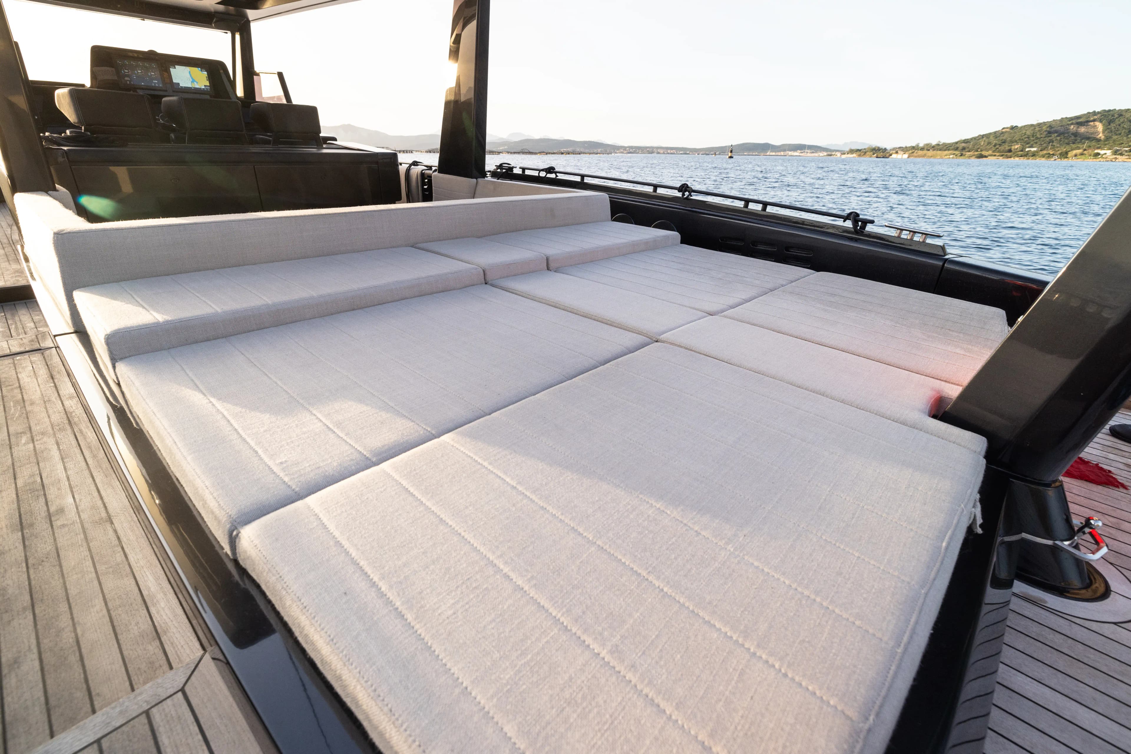 Novamarine Black Shiver 140 - Sterndrive for Sale