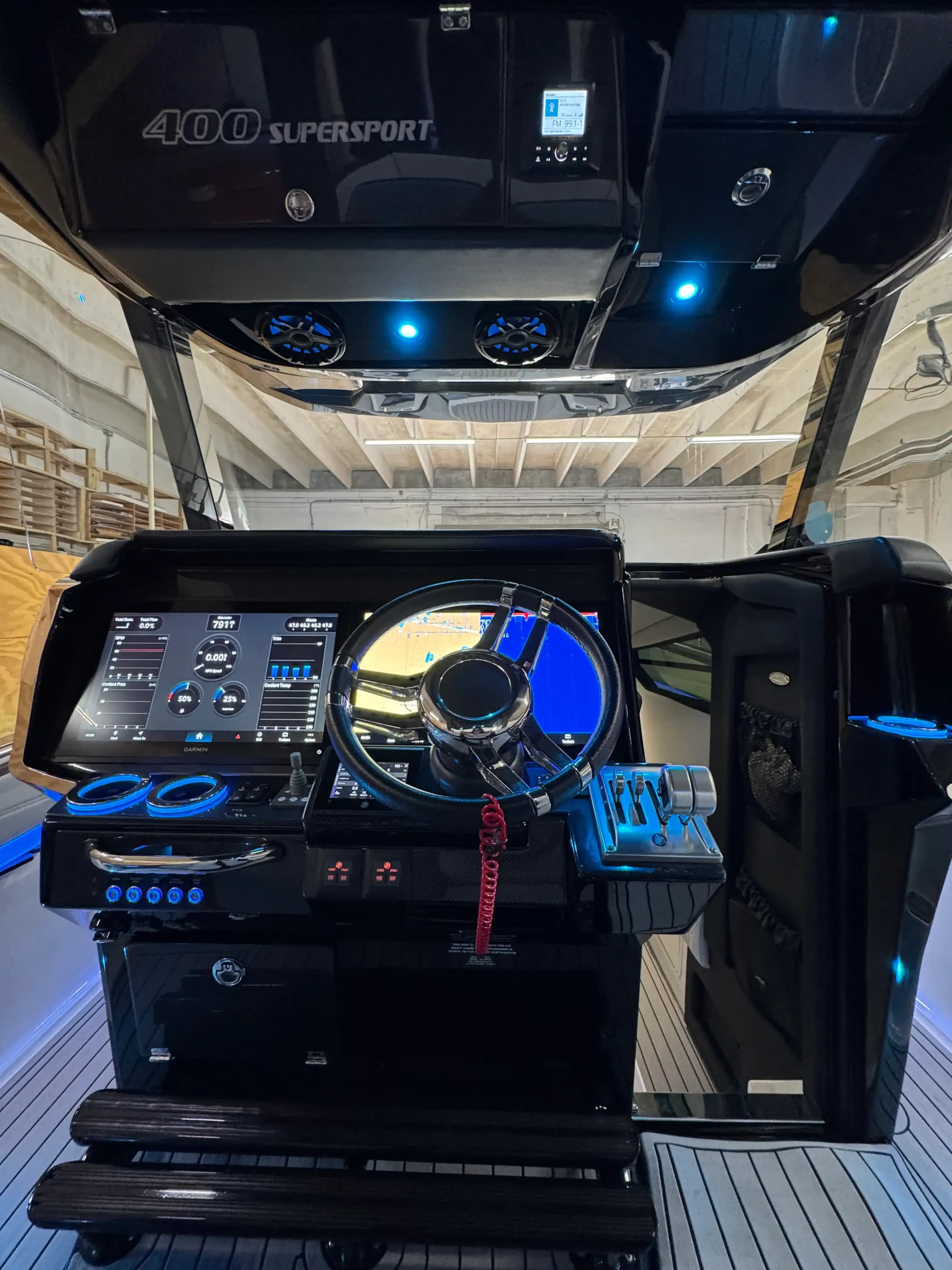 2025 Nor-Tech 400 Supersport Sold in Davie, Florida Center Console 5