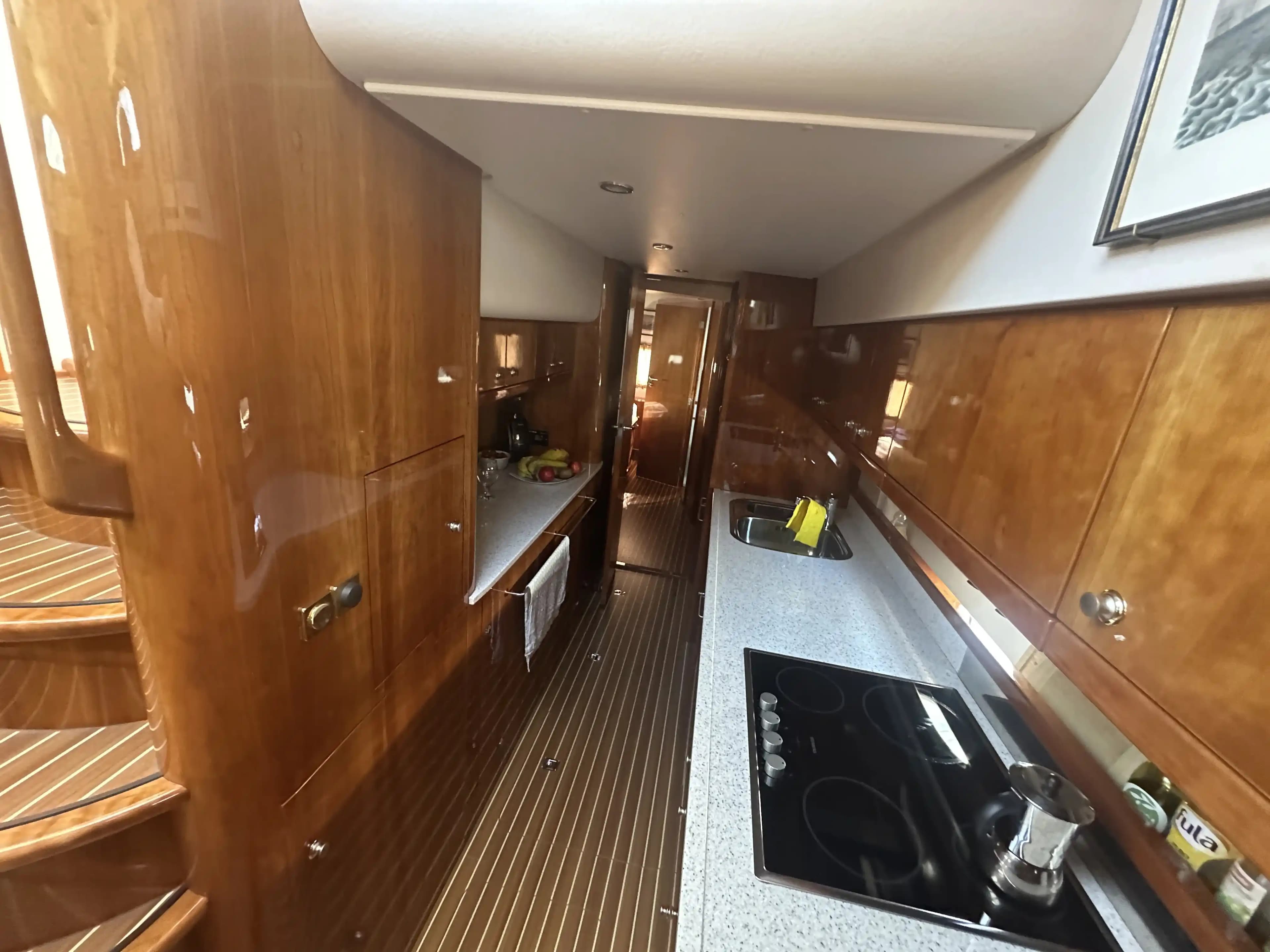 2014 Elling E 3 Ultimate for Sale in Quarteira, PT Aft Cabin 2