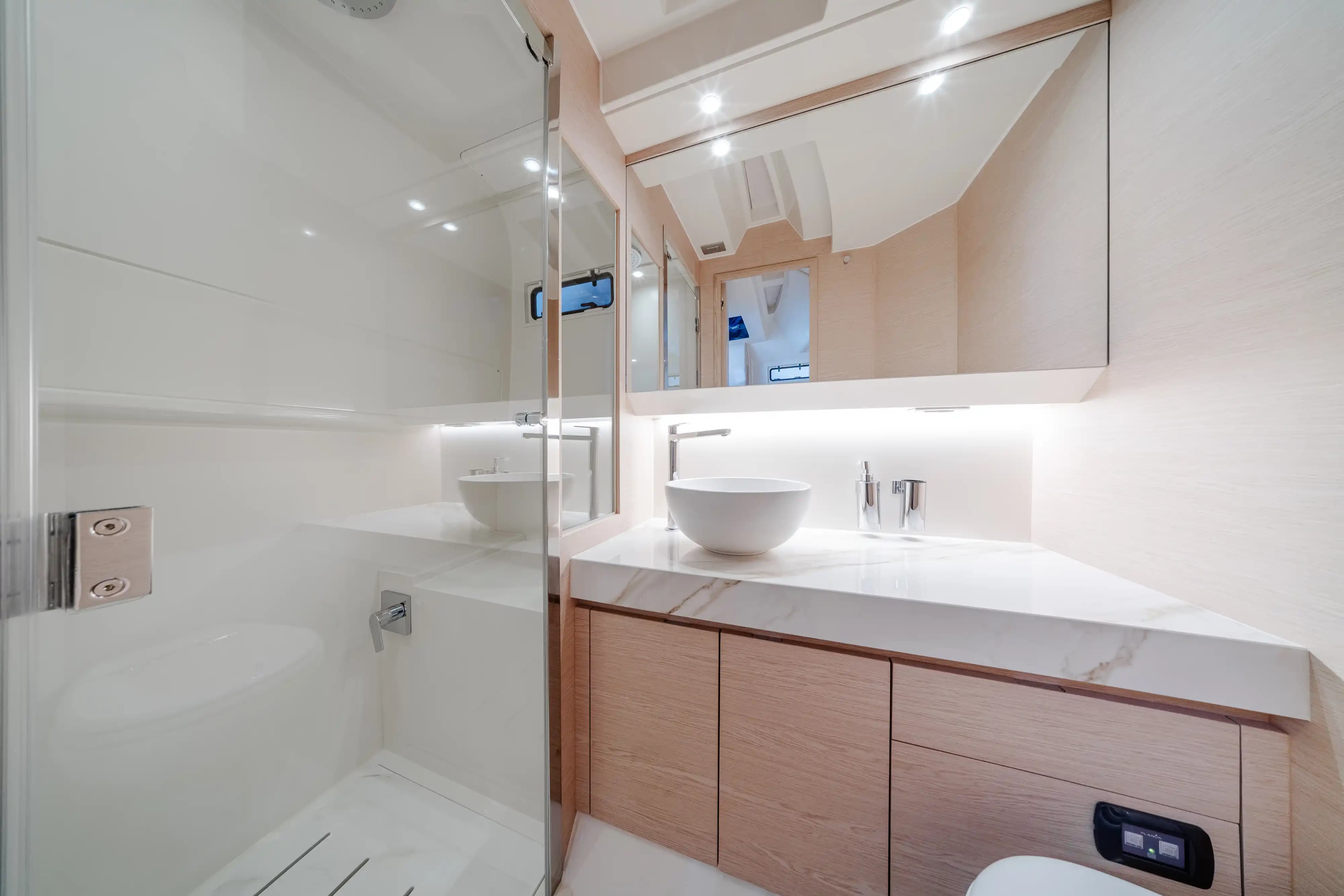 2026 Solaris Power 44 Sport Turismo for Sale in Alicante, ES Sport Cruiser 5