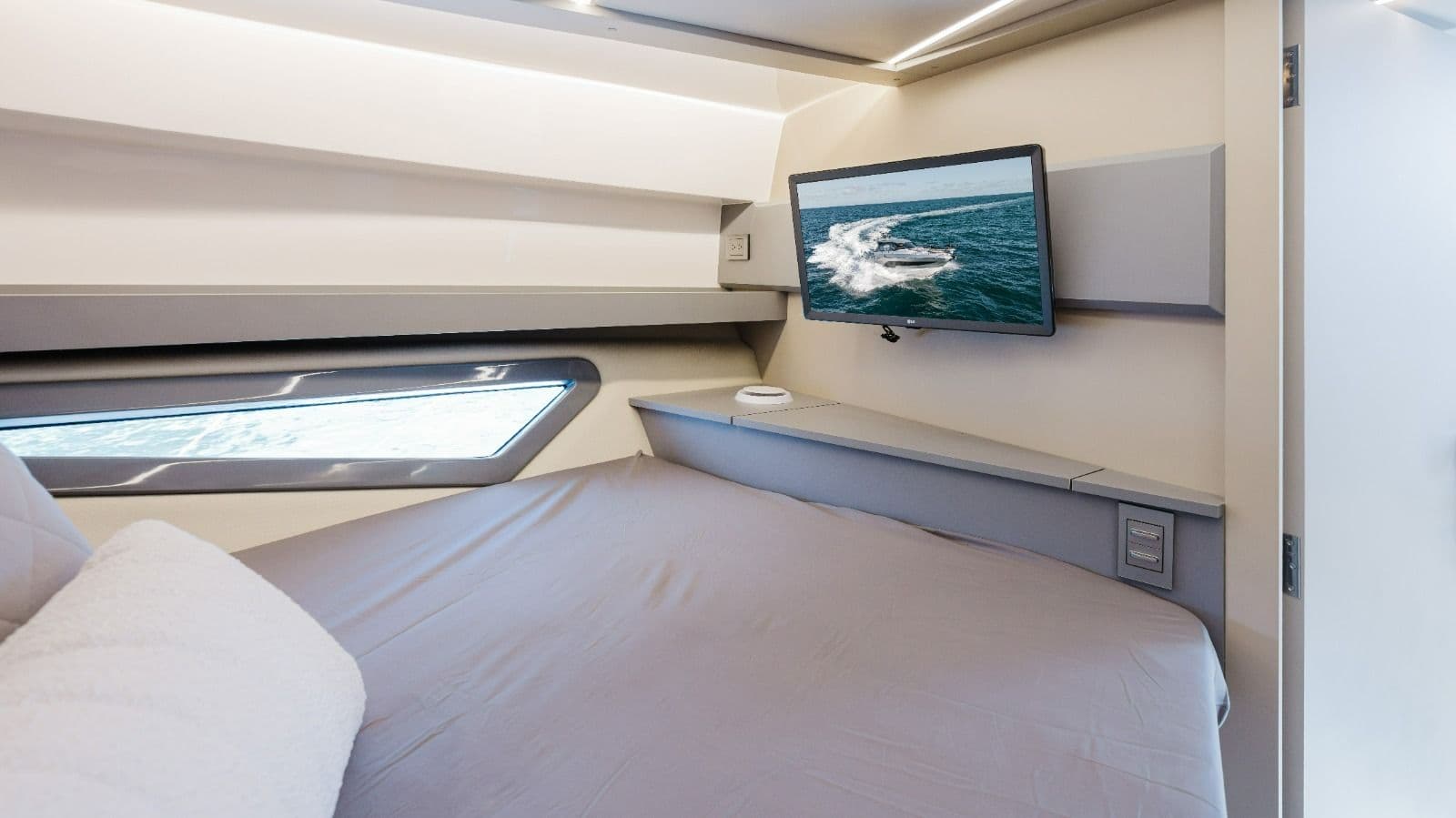 2027 Hanover Yachts 415 zum Verkauf in Fort Lauderdale, Florida Motor Yacht 5