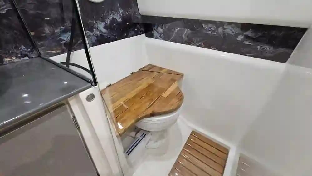 2026 Hanover Yachts 327 te koop in Fort Lauderdale, Florida Sport Cruiser 5