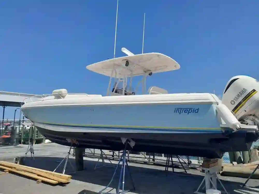 Intrepid Powerboats 370 CUDDY for Sale