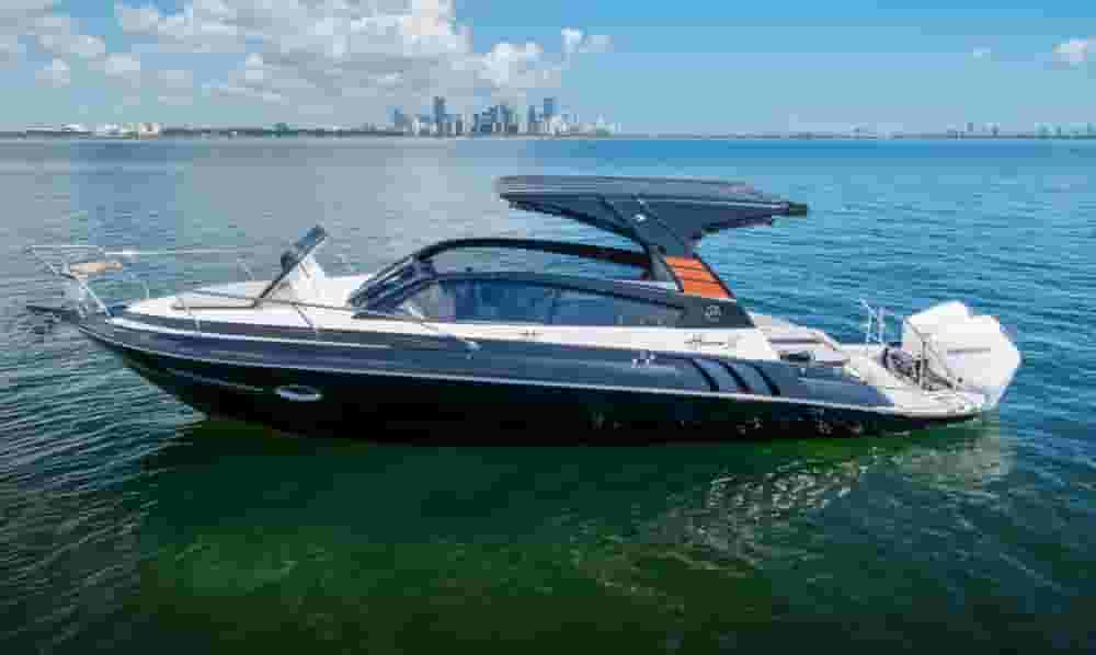 2025 Hanover Yachts 305