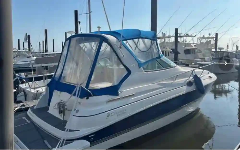 Cruisers Yachts 280 CXi Express op display