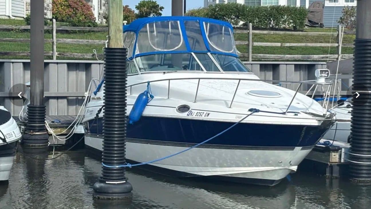 Cruisers Yachts 280 CXi Express op display