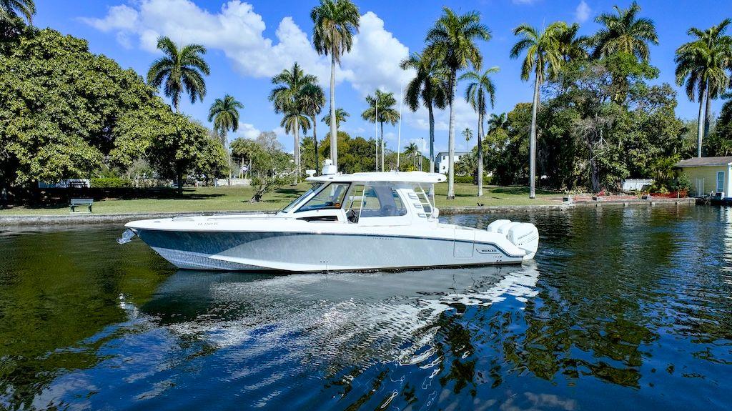Boston Whaler 350 Realm zum Verkauf
