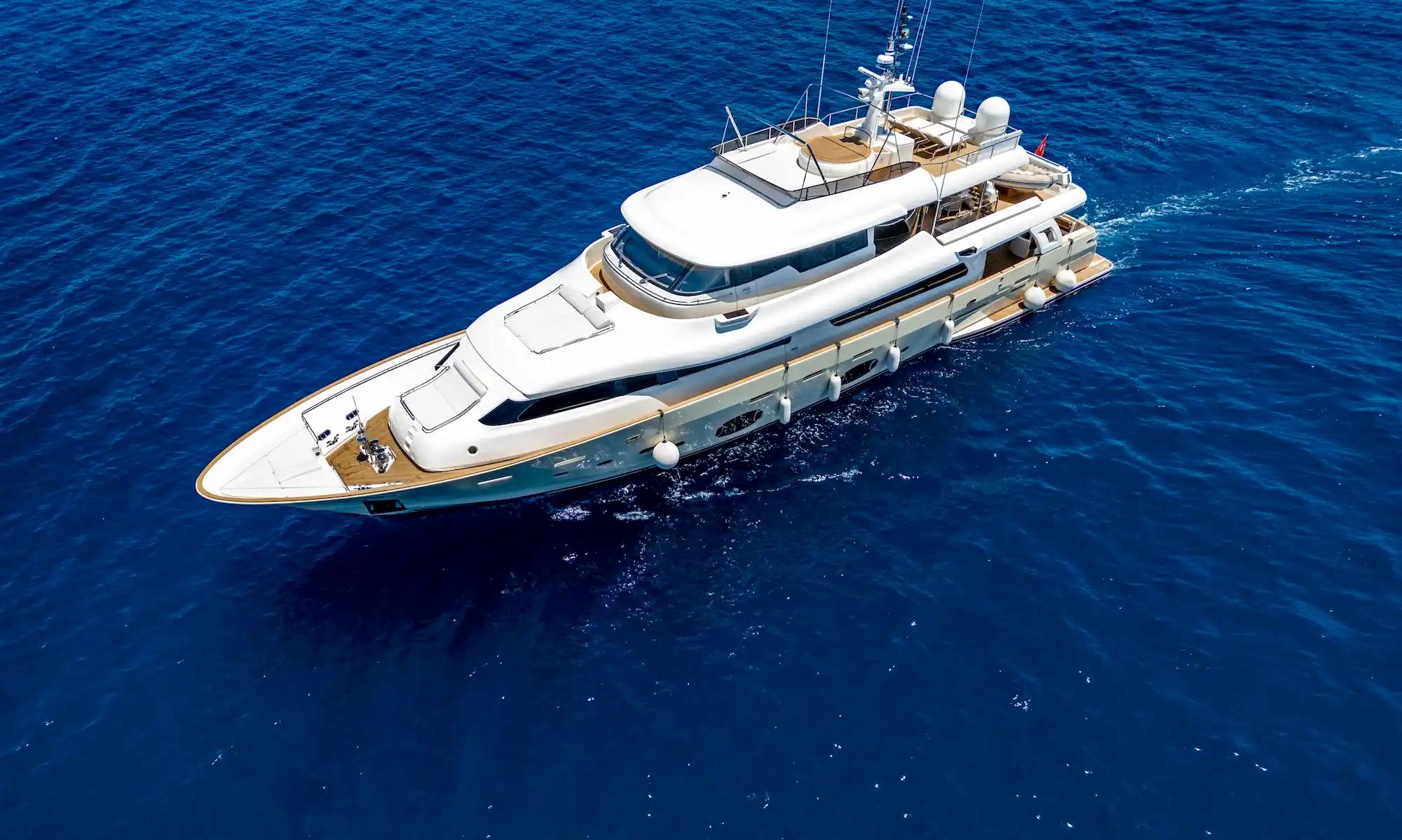 Custom Line Navetta 33 Crescendo For Sale