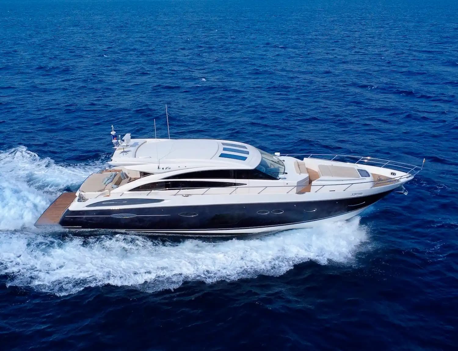 Princess Yachts V72 à vendre
