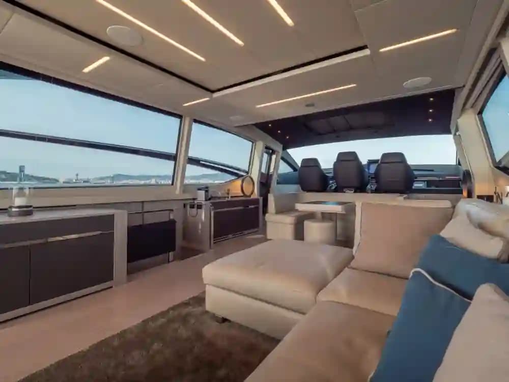 2022 Pershing 8X Sold in Barcelona, ES Flybridge 3