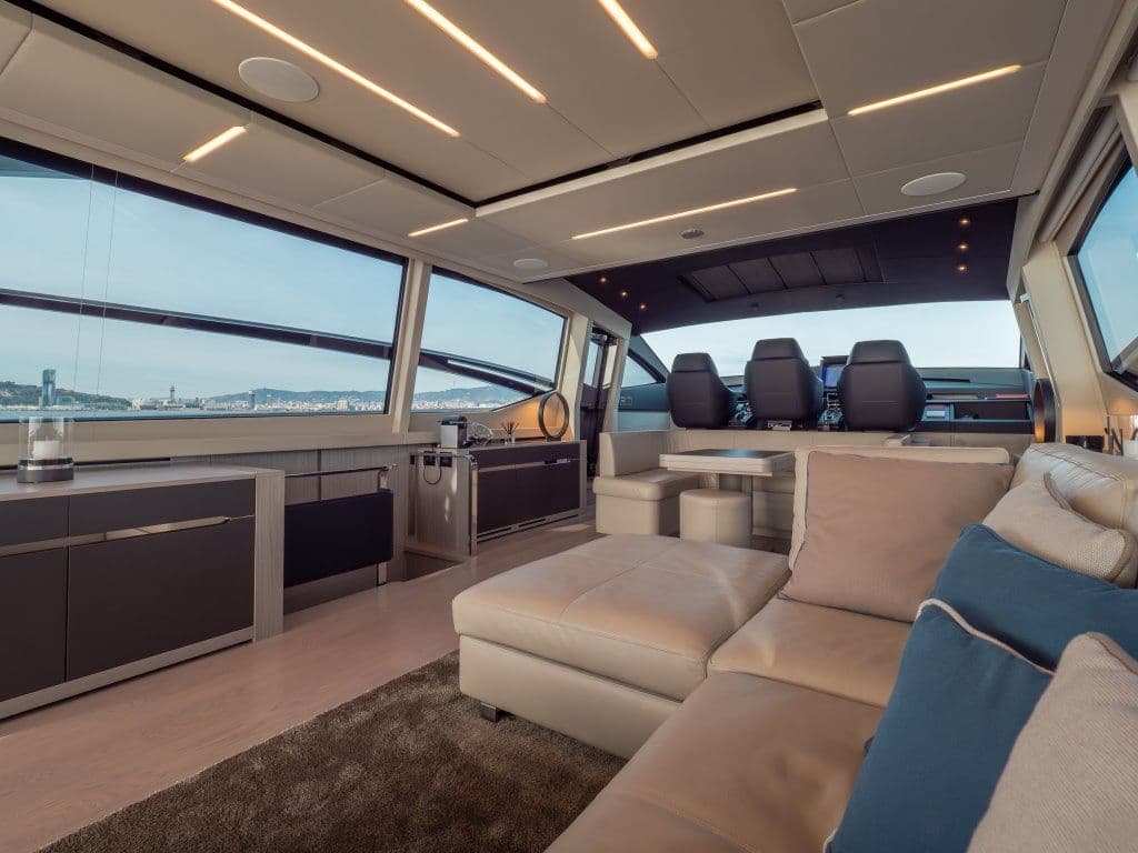 2022 Pershing 8X Sold in Barcelona, ES Flybridge 3