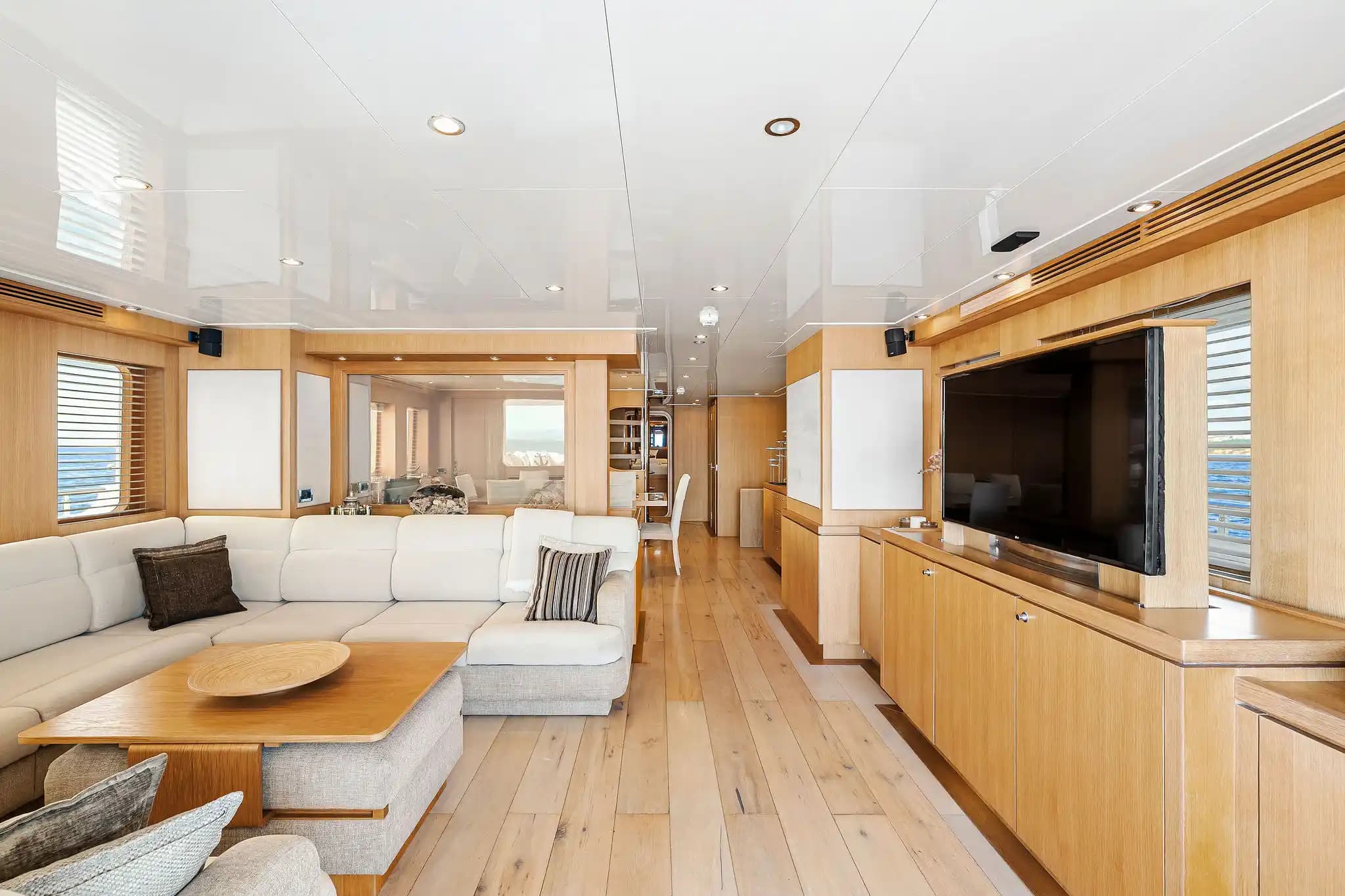 2007 Jade Yachts Bandido 90' for Sale in Málaga, ES Explorer Yachts 1