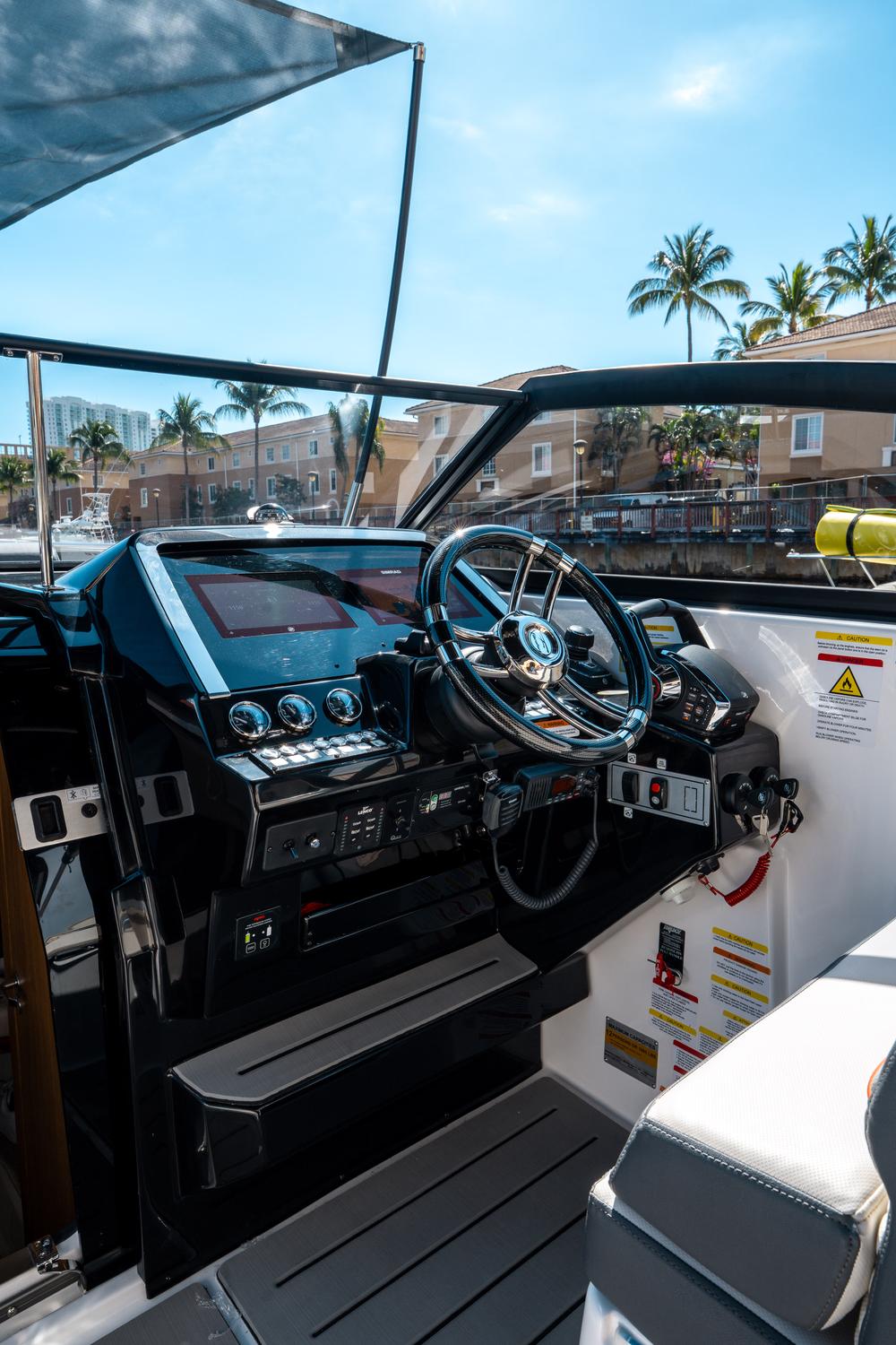 Granfort 300 GTX-4.jpg