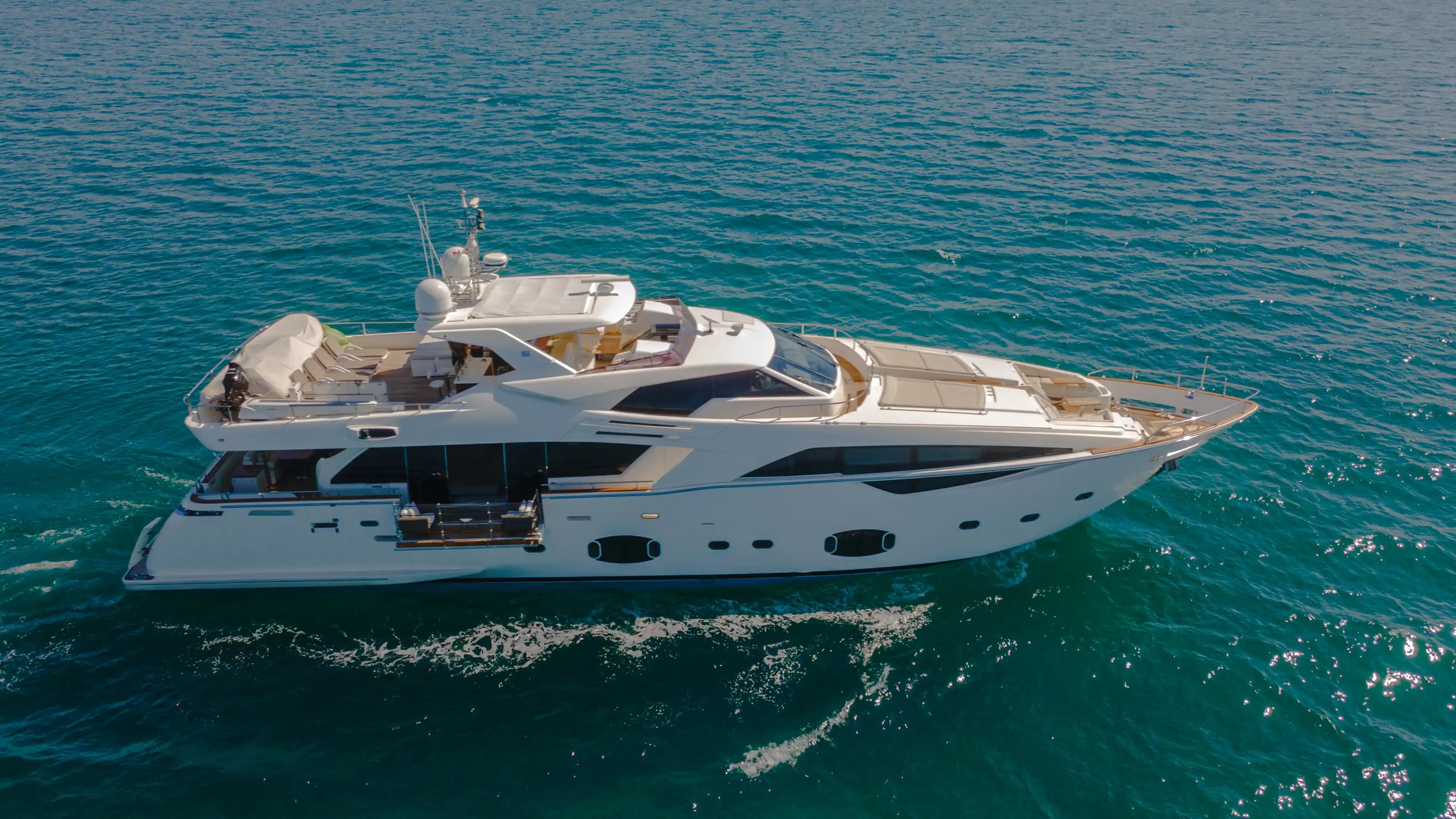 Ferretti Yachts Custom Line 100 a la venta