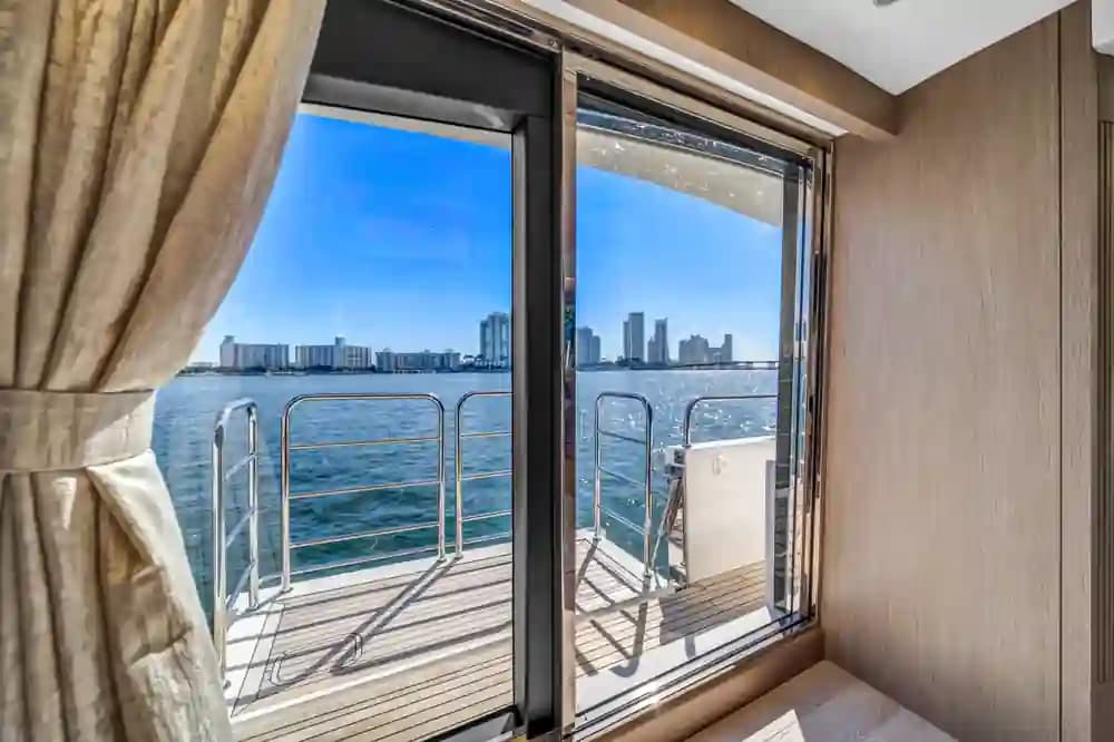 Sunseeker 86 Yacht for Sale