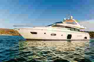 2013 Ferretti Yachts 720