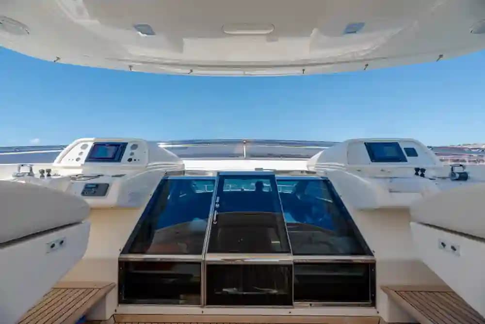 2012 Ferretti Yachts Custom Line 100 for Sale in La Paz, MX Flybridge 2