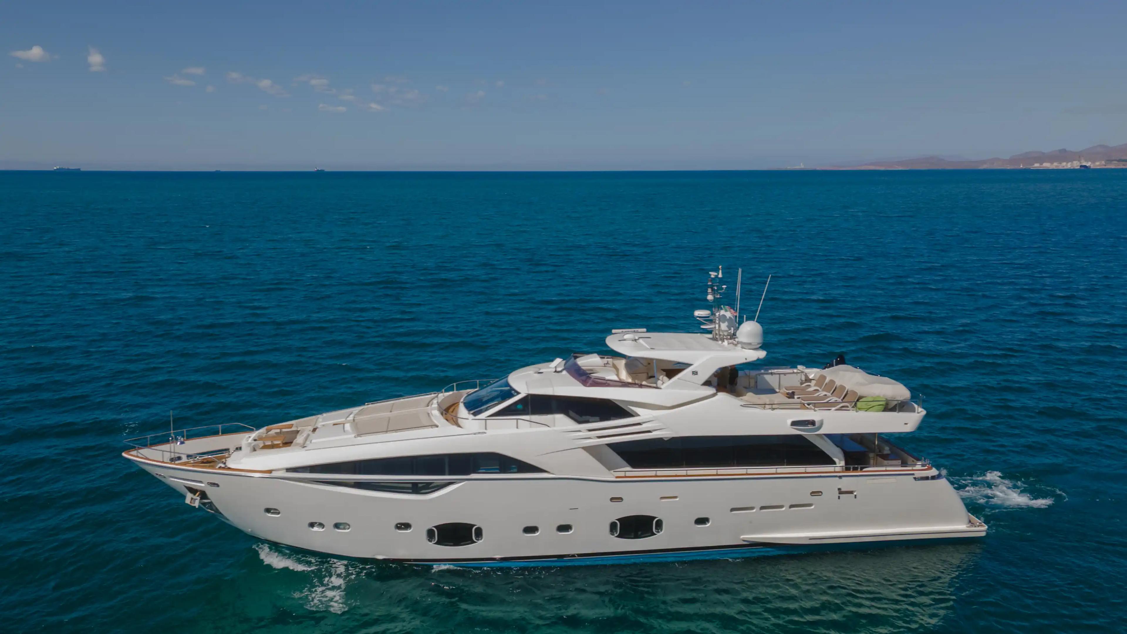 Ferretti Yachts Custom Line 100 a la venta
