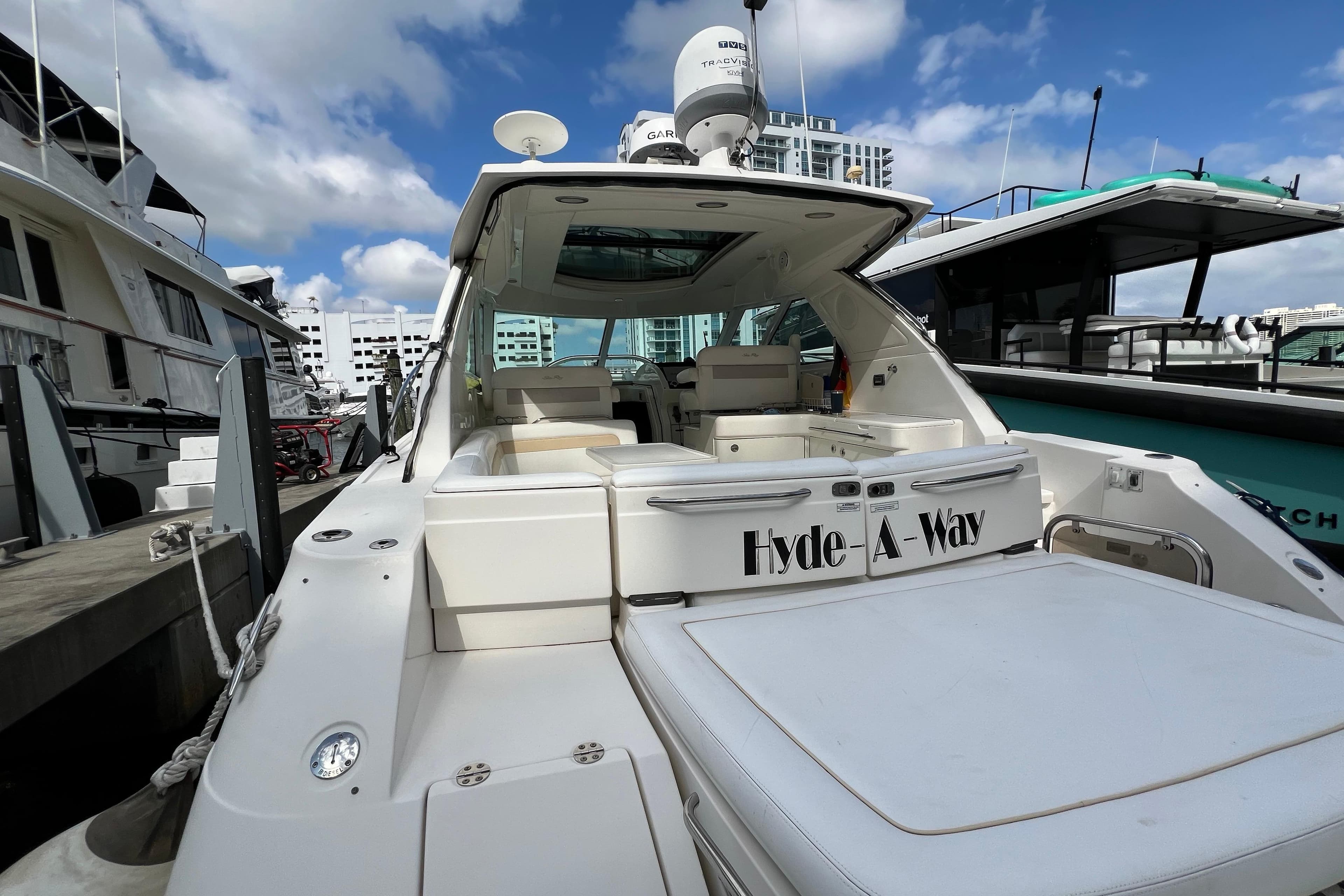 2010 Sea Ray 450 Sundancer for Sale in North Miami Beach, Florida Express Cruiser 5