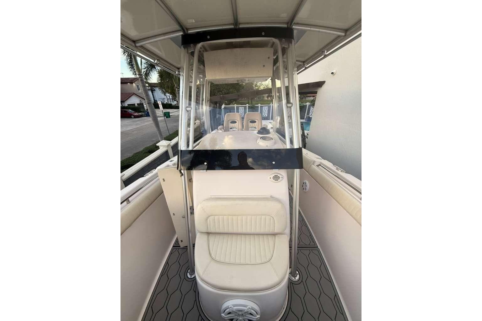 2004 Grady-White Boats Chase 273 for Sale in Coral Way, Florida Center Console 5