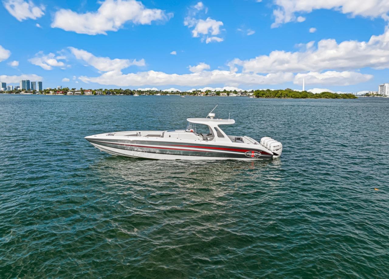2015 Cigarette Racing 41' GTR for Sale in Miami Beach, Florida Center Console