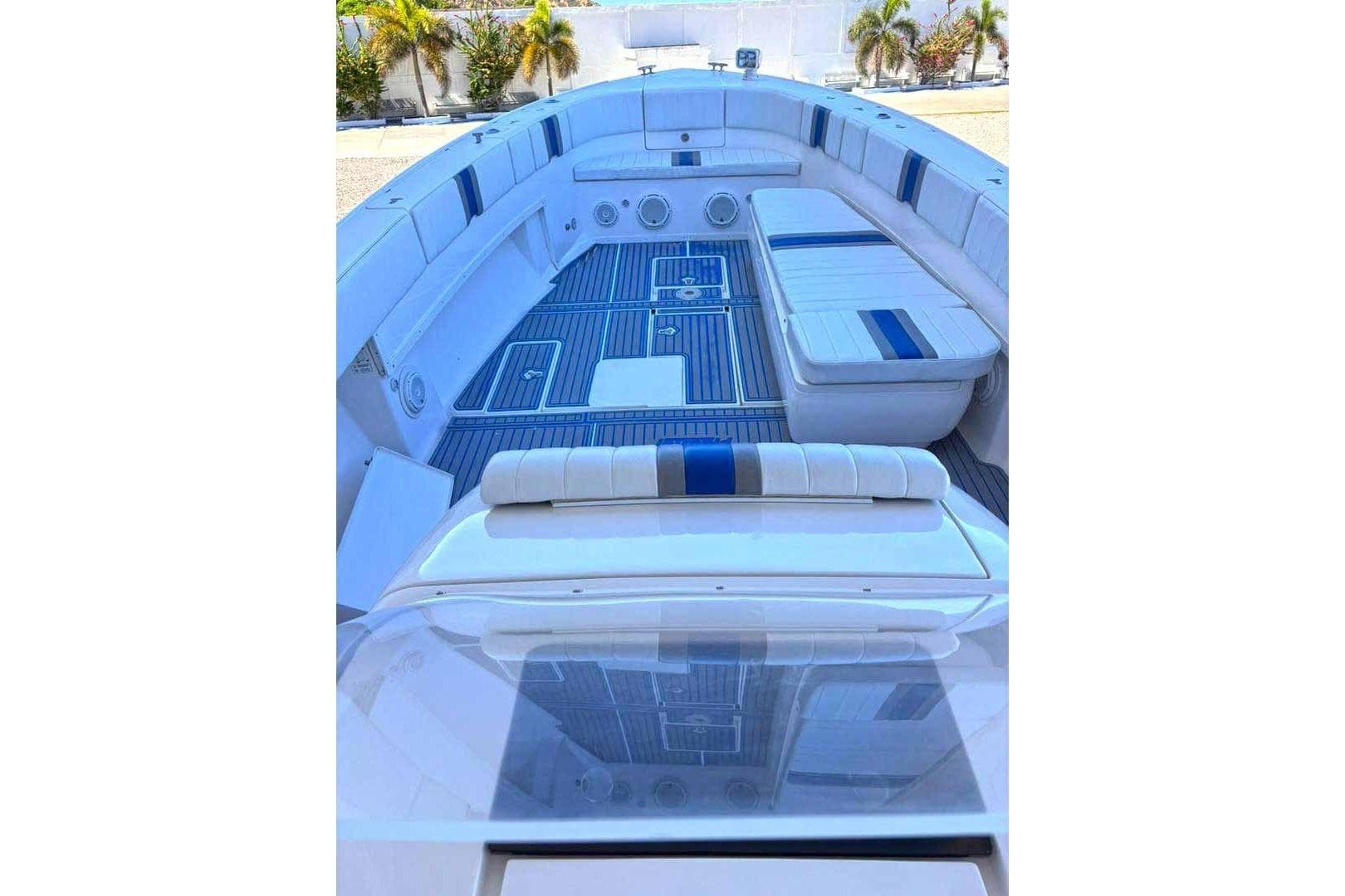 2012 Intrepid Powerboats 400 Cuddy for Sale in Lecherías, VE Cuddy Cabin 5