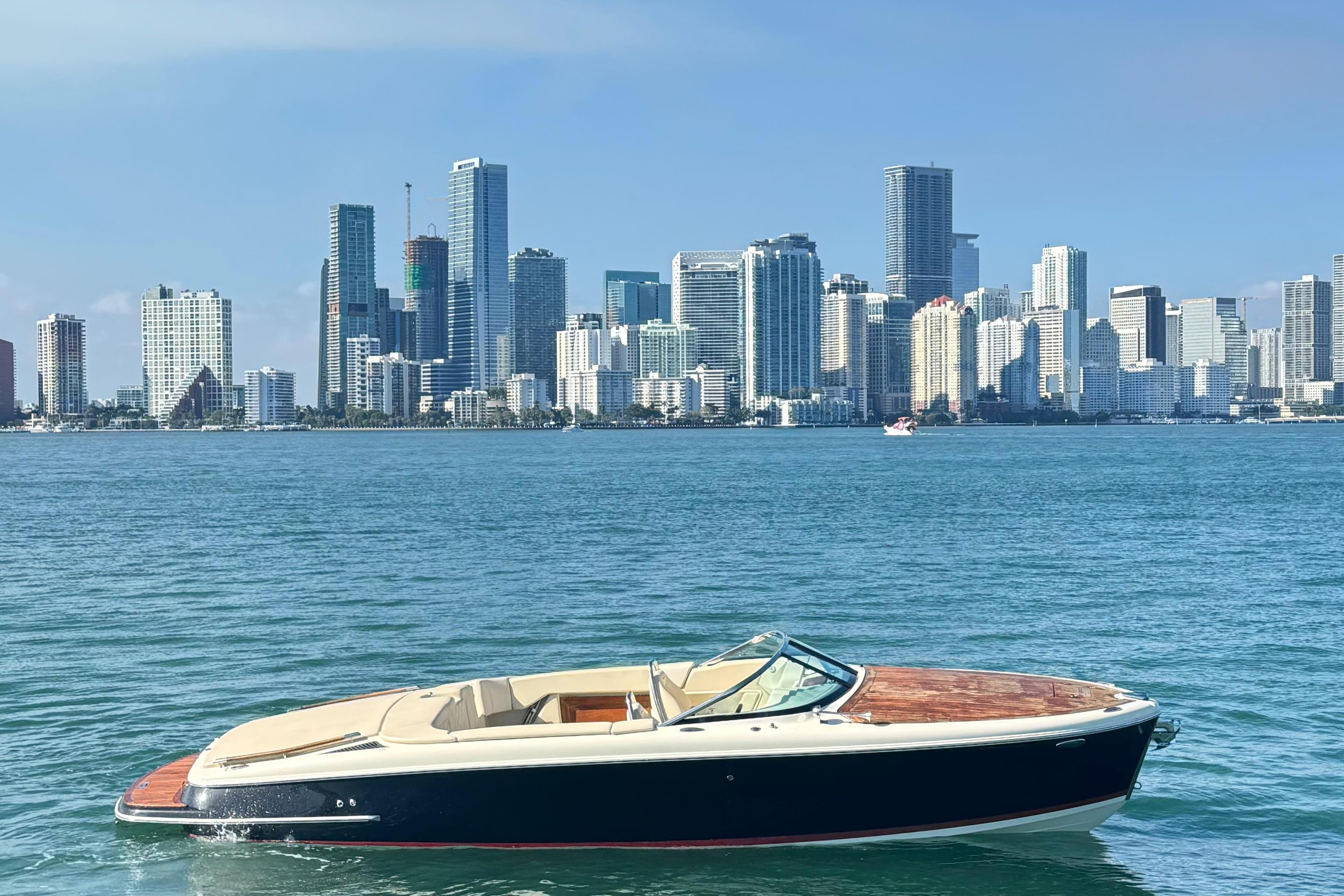 2018 Chris-Craft Capri 27 for Sale in Key Biscayne, Florida Day Boats 2