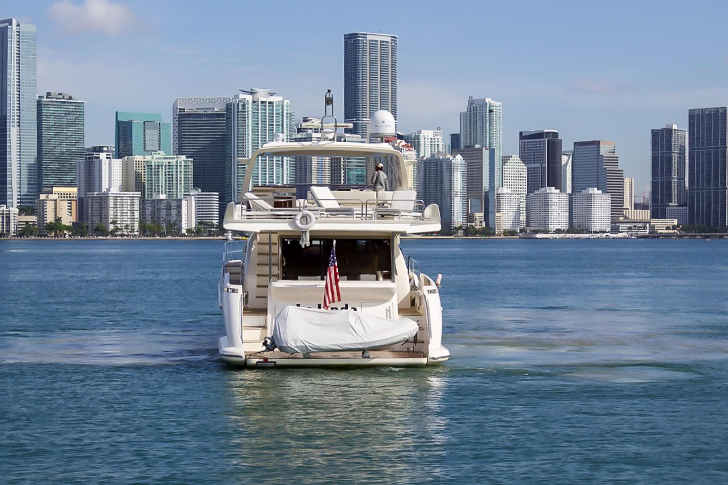2011 Azimut 70 for Sale in Miami, Florida Flybridge 5