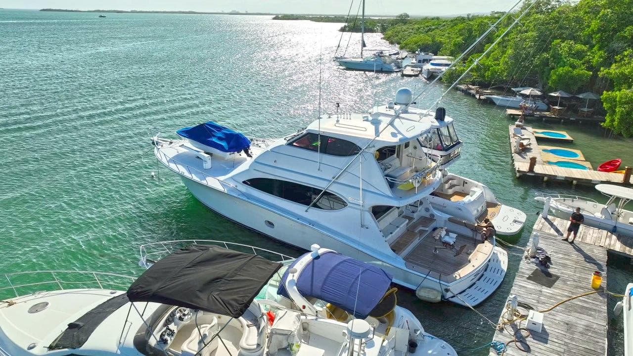 2007 Hatteras 68 Convertible for Sale in Morrocoy, VE Motor Yacht 4