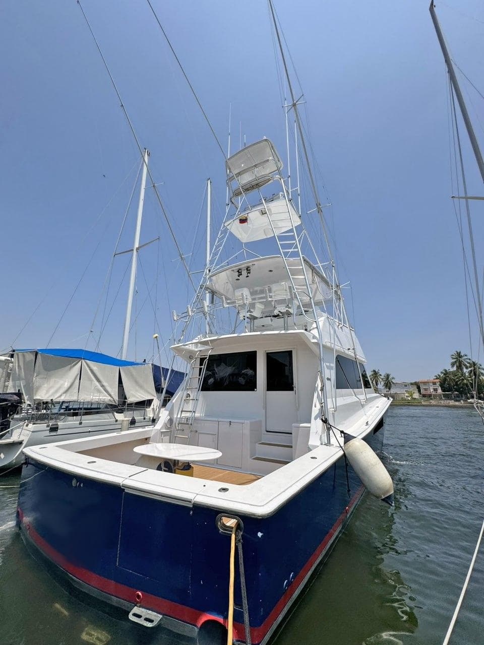 1998 Viking Yacht 58 Convertible for Sale in La Guaira, VE Motor Yacht 4