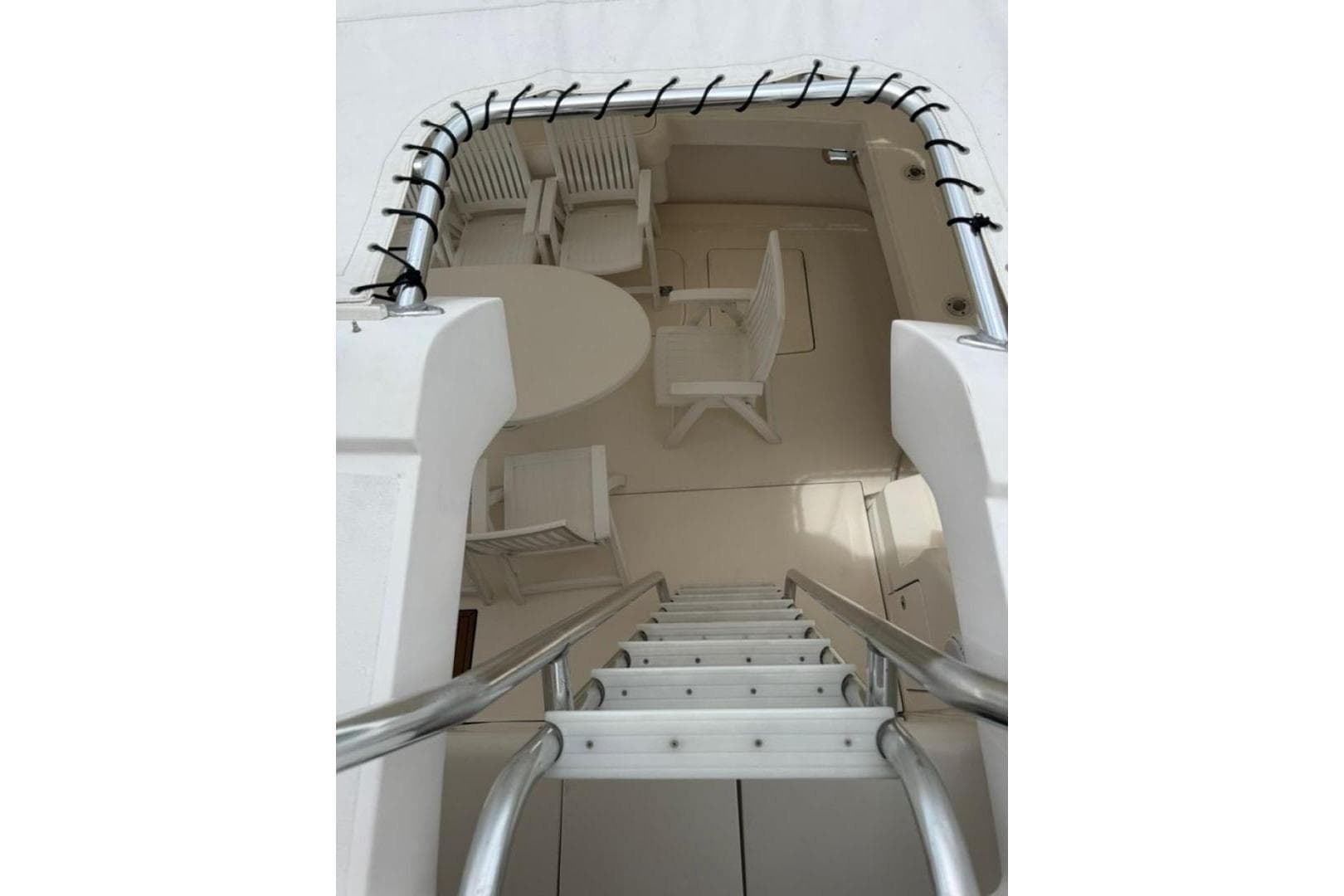 2005 Bertram 630 Convertible for Sale in Falcón, VE Motor Yacht 5