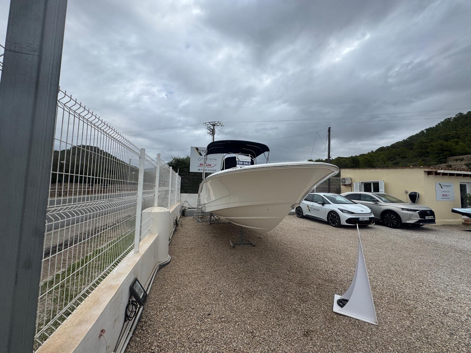 Boston Whaler 250 Dauntless For Sale
