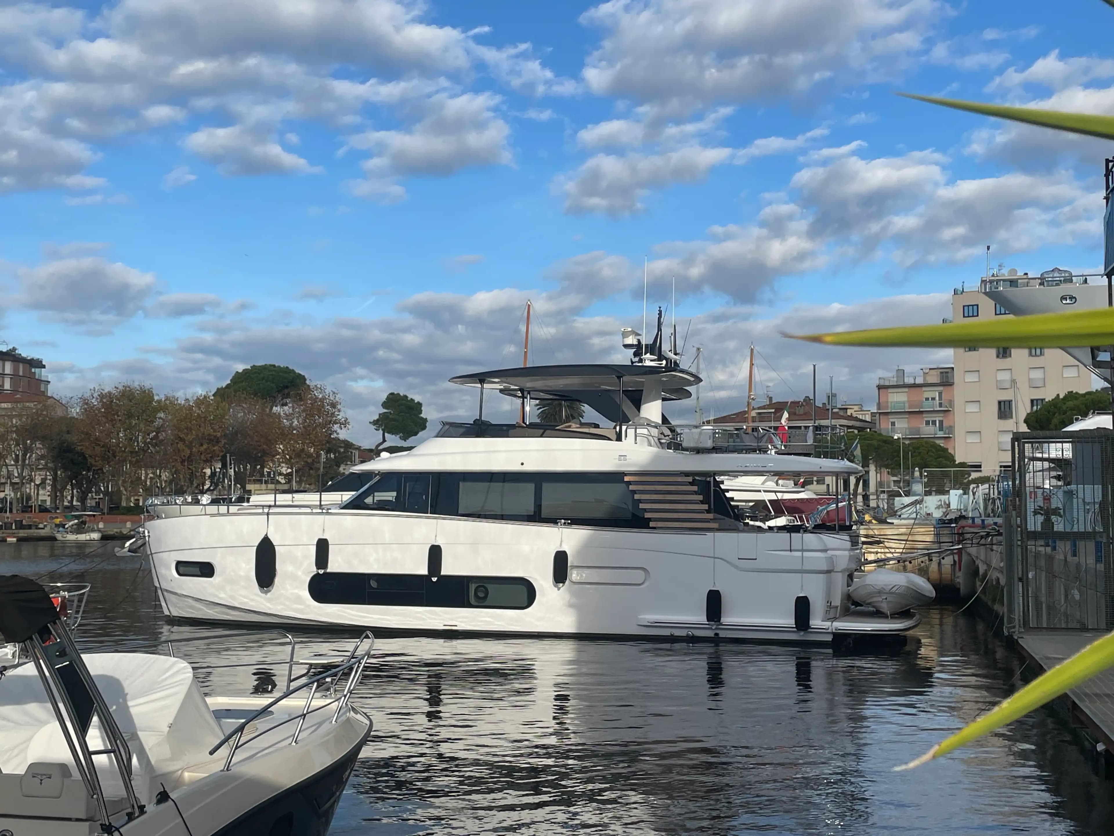 Azimut Magellano 66 zum Verkauf