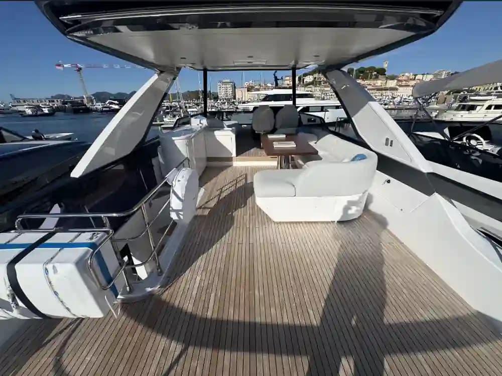 Azimut Fly 68 te koop
