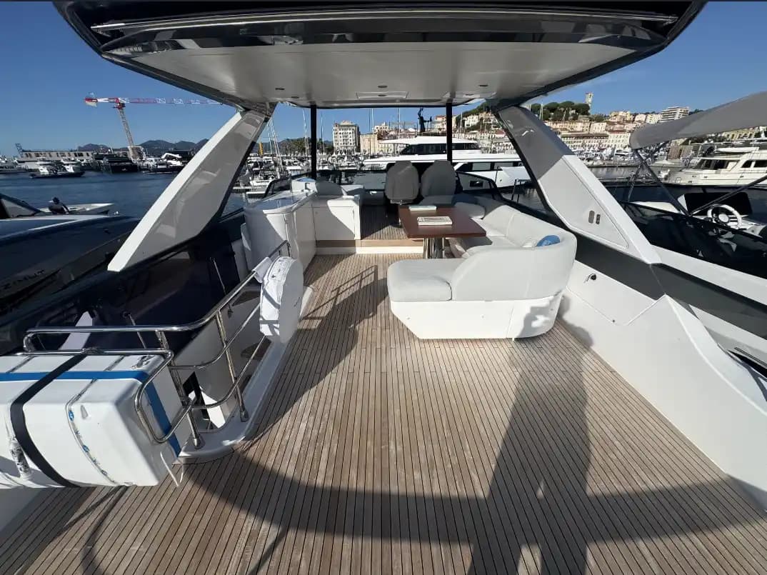 Azimut Fly 68 te koop