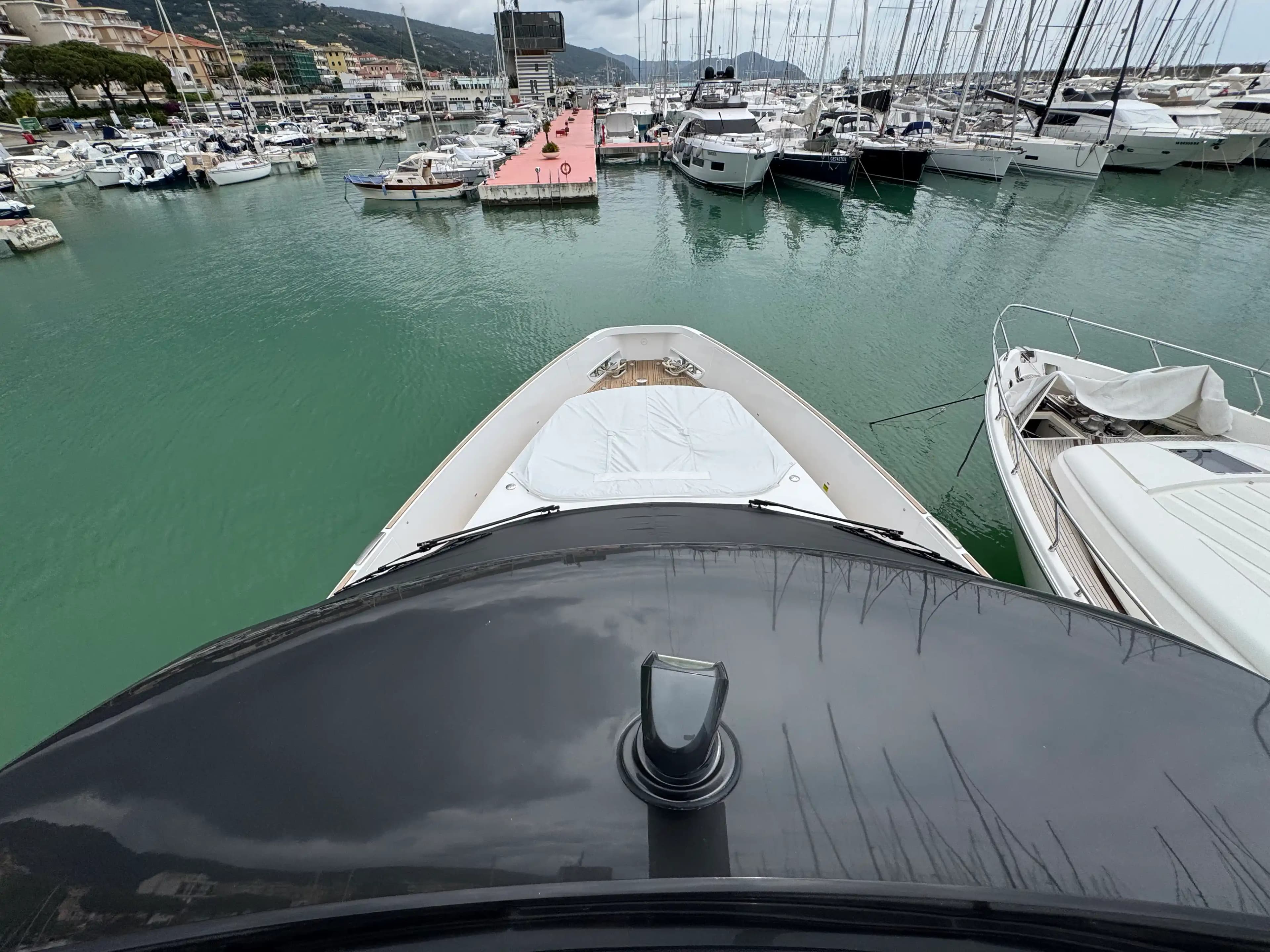 Azimut Seadeck 7 for Sale