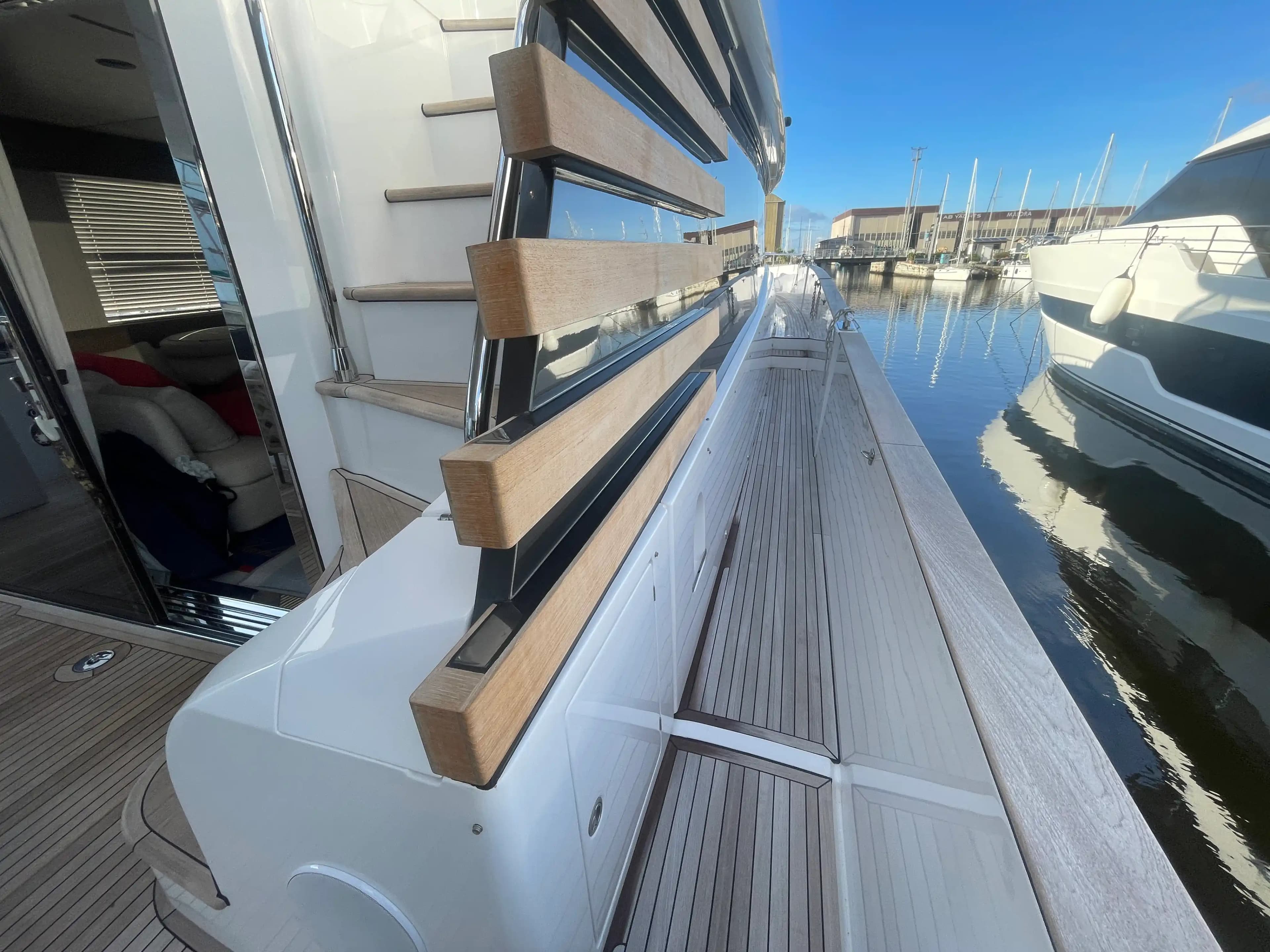 Azimut Magellano 66 zum Verkauf
