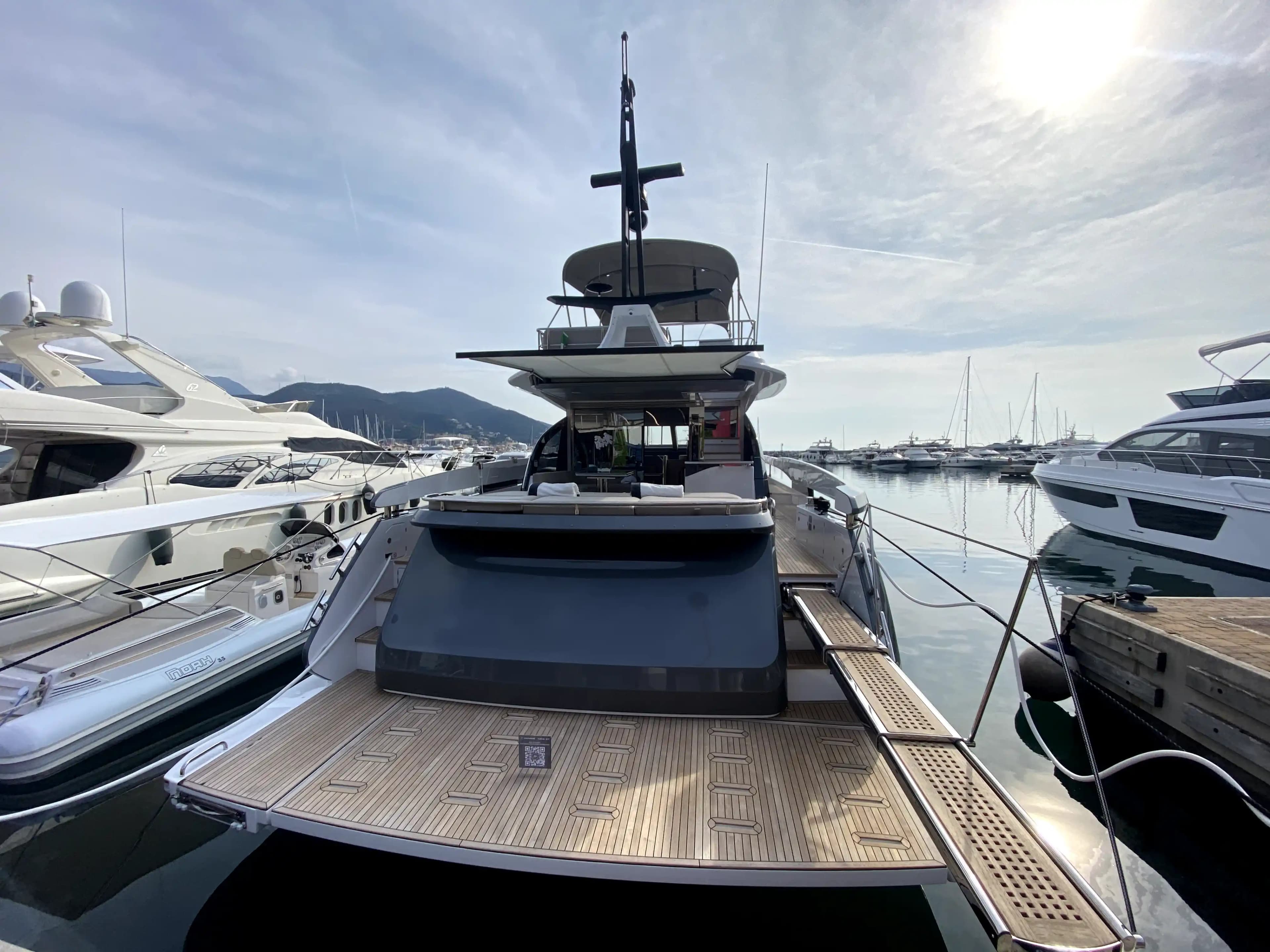 Azimut S7 for Sale