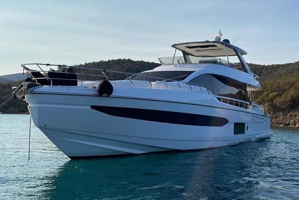 2022 Azimut Fly 78 for Sale in Piraeus, GR Flybridge 2