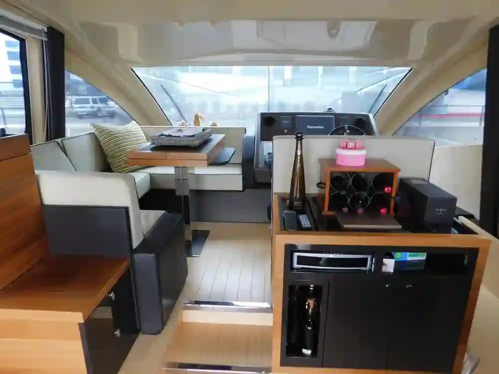 2013 Cranchi 58 Fly in vendita a Marina del Rey, California Flybridge 4