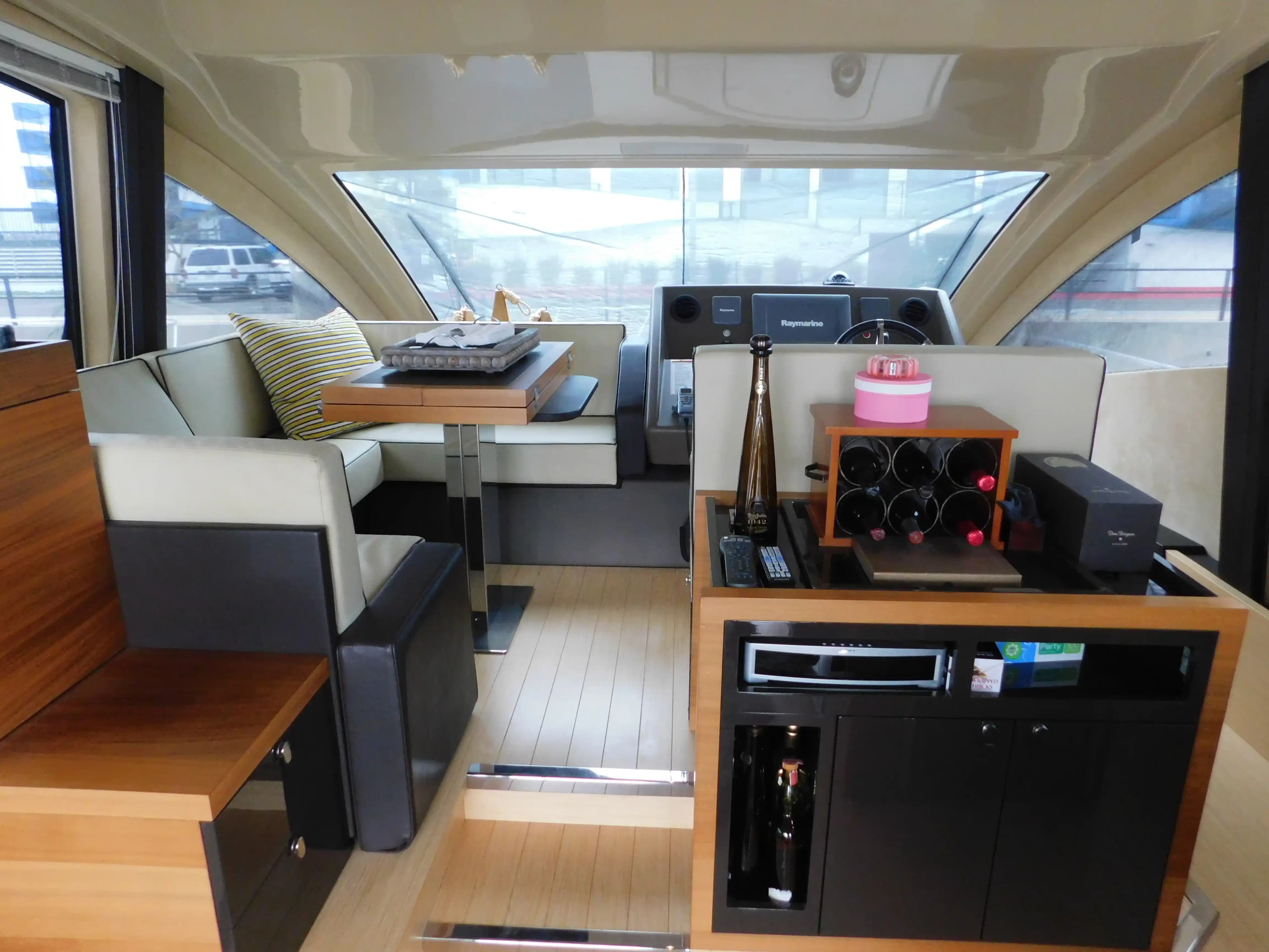 2013 Cranchi 58 Fly in vendita a Marina del Rey, California Flybridge 4