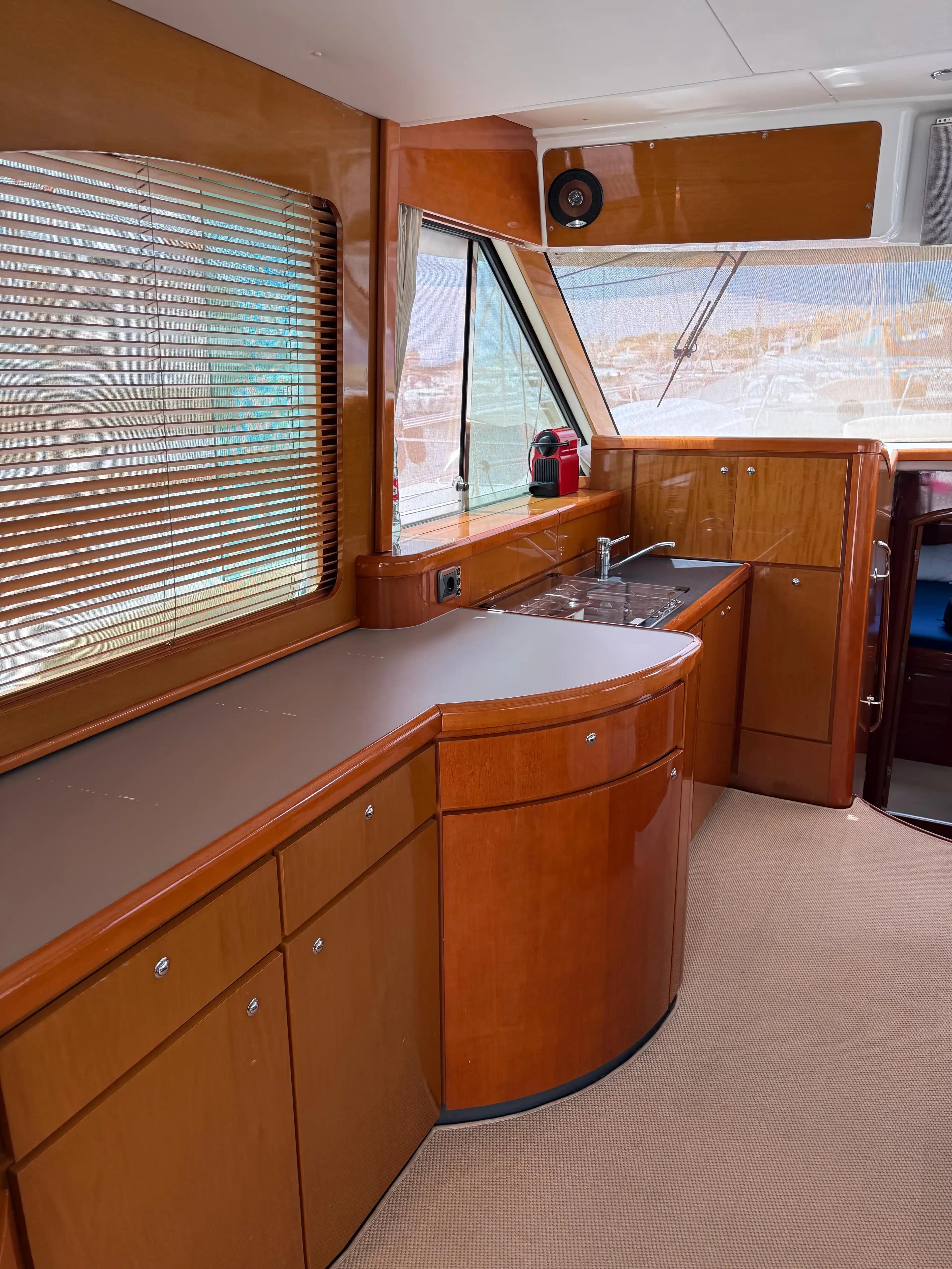 2003 Beneteau Antares 13.80 for Sale in El Masnou, ES Flybridge 5